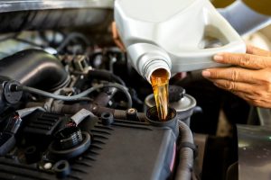 Schimbarea uleiului : Cât de des se schimbă uleiul și care sunt consecințele neglijării?