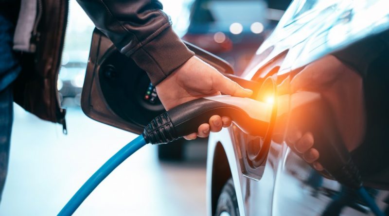 Hibrid sau plug-in hibrid: Care sunt diferențele și ce să alegi?